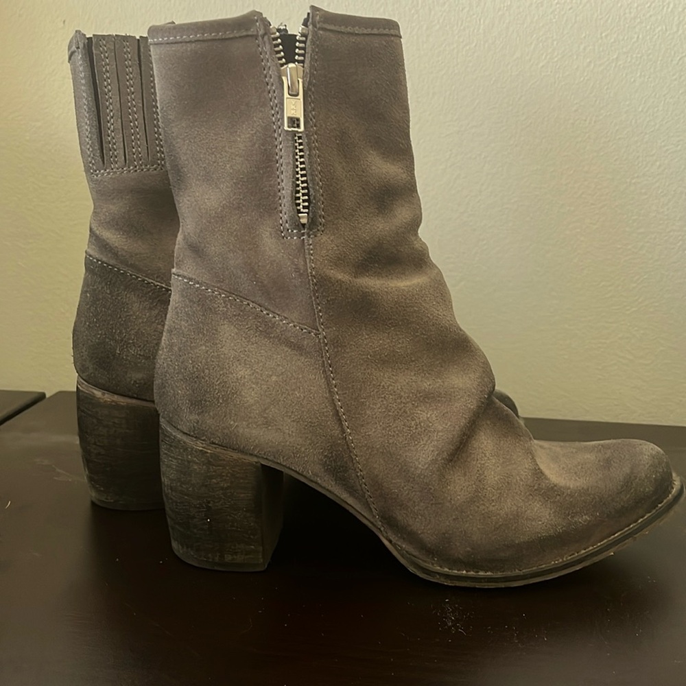 Jeffrey Campbell distressed Grey Suede Ki Boots